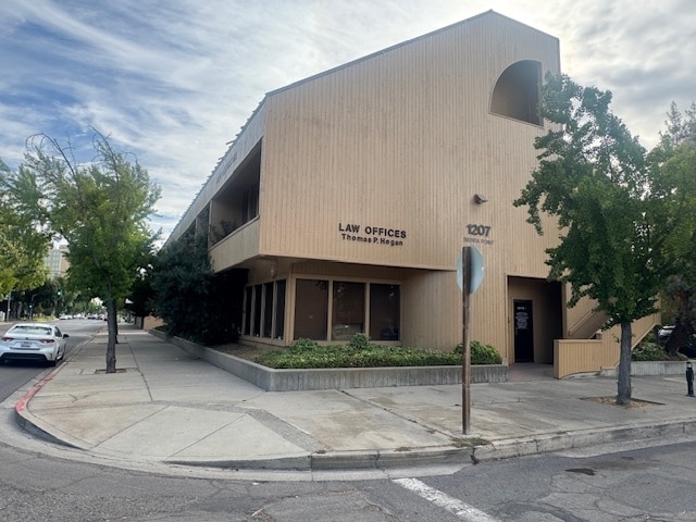 1207 13th St, Modesto, CA for lease - Building Photo - Image 2 of 4