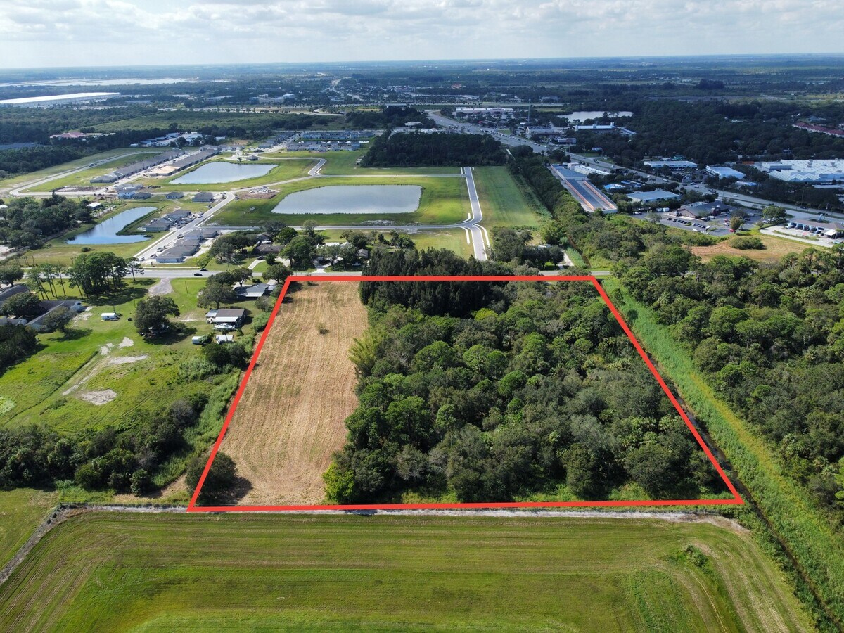 2696 McNeil Rd, Fort Pierce, FL 34981