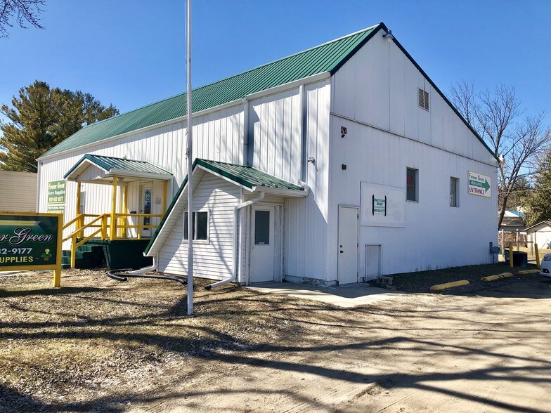 340 S Main St, Vassar, MI 48768