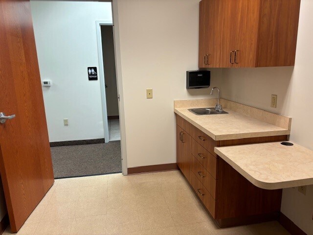 2571 Baglyos Cir, Bethlehem, PA for sale Interior Photo- Image 1 of 1