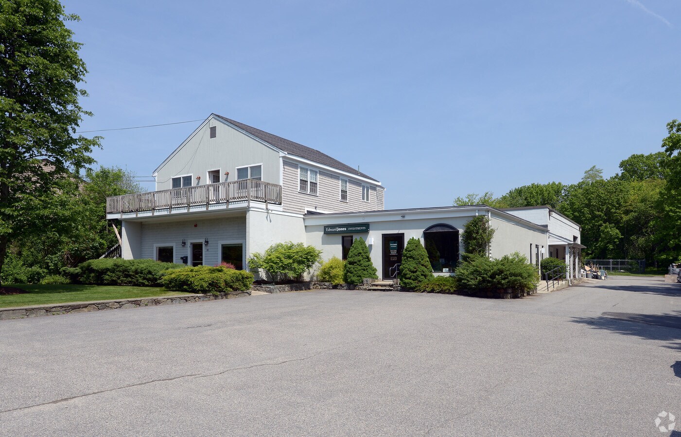 93 Gooding Ave, Bristol, RI 02809