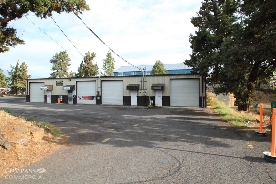 20580 Painters Ct, Bend, OR for lease - Building Photo - Image 2 of 2