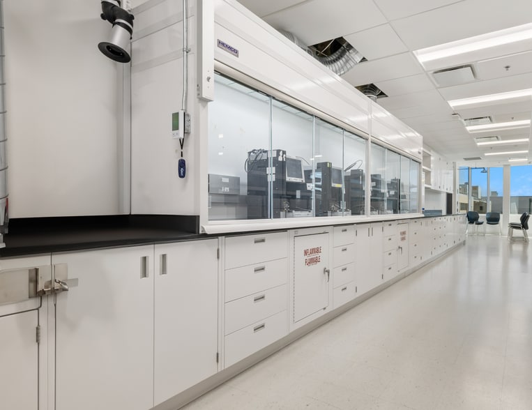 4800-4858 Rue Lévy, Montréal, QC for lease - Building Photo - Image 3 of 6