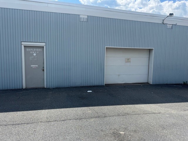 133 S West End Blvd, Quakertown, PA for lease - Building Photo - Image 2 of 12