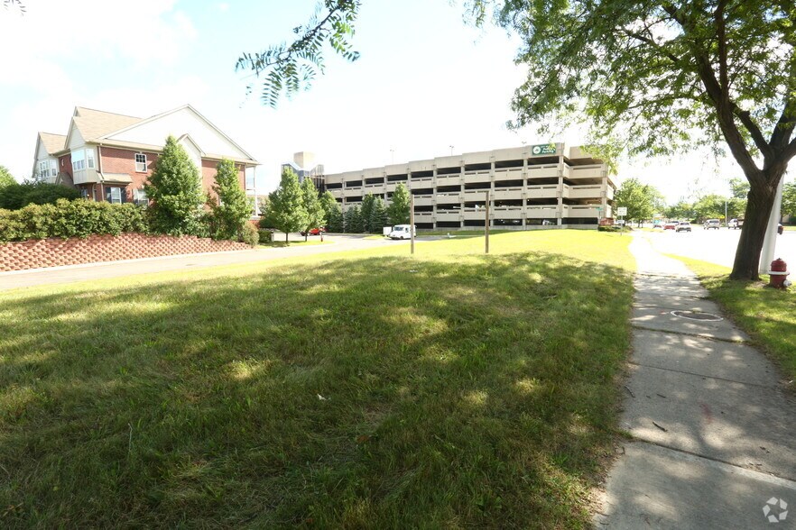 35070 Michigan Ave, Wayne, MI for sale - Primary Photo - Image 1 of 1