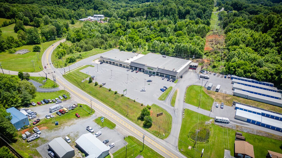 5215 Memorial Blvd, Kingsport, TN 37664 Indian Springs Shopping