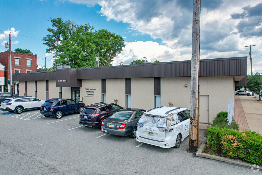 241 Freeport Rd, Aspinwall, PA for lease - Building Photo - Image 3 of 23