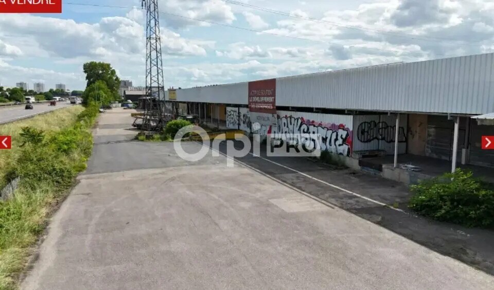 Flex in Villefranche-sur-Saône for sale - Building Photo - Image 2 of 4