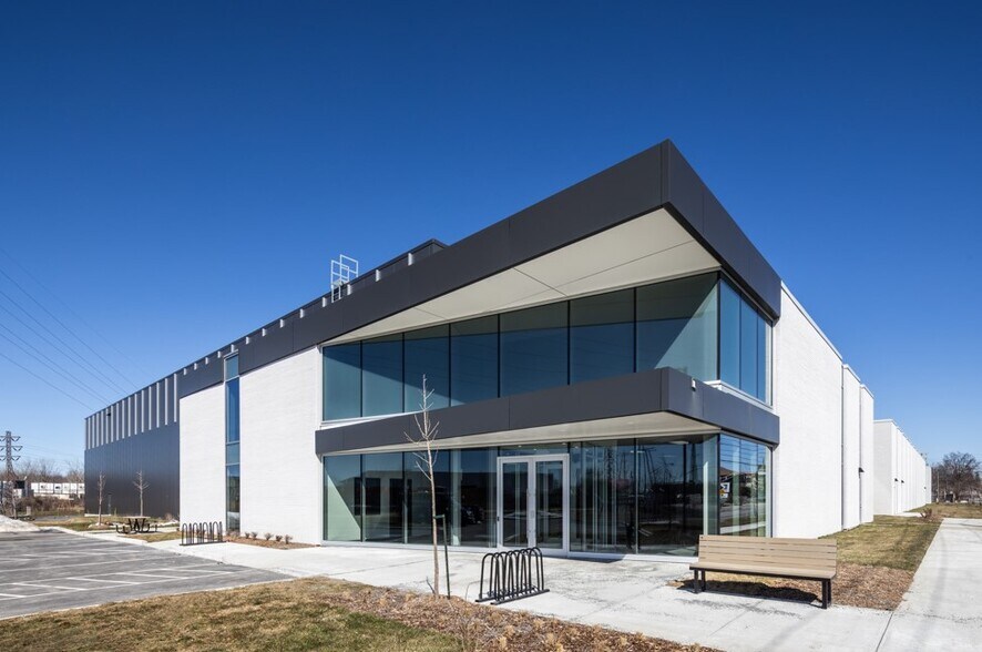 141 Boul Bellerose O, Laval, QC for lease - Building Photo - Image 2 of 4