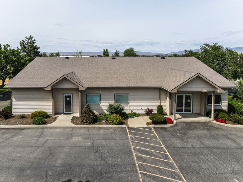 445 Barnard Blvd, Sunnyside, WA for sale - Primary Photo - Image 1 of 32