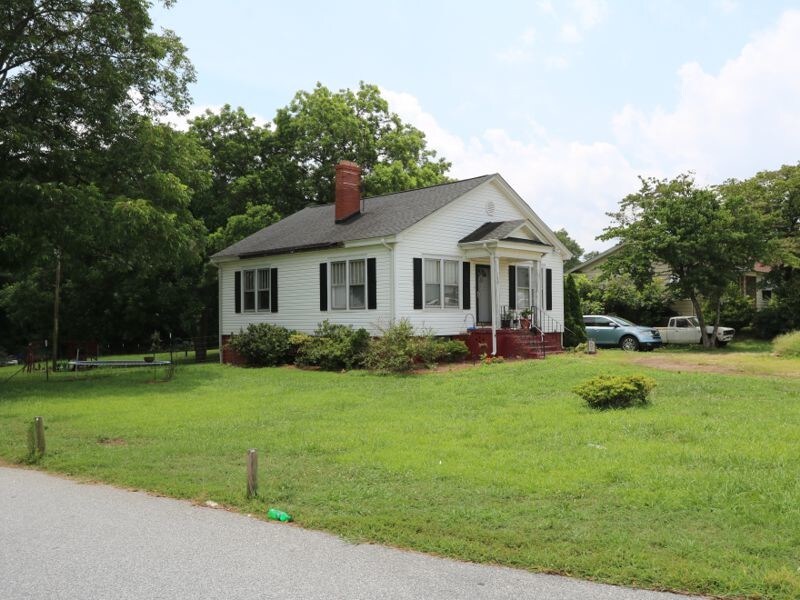 612 Hampton Rd, Greer, SC for sale Primary Photo- Image 1 of 1