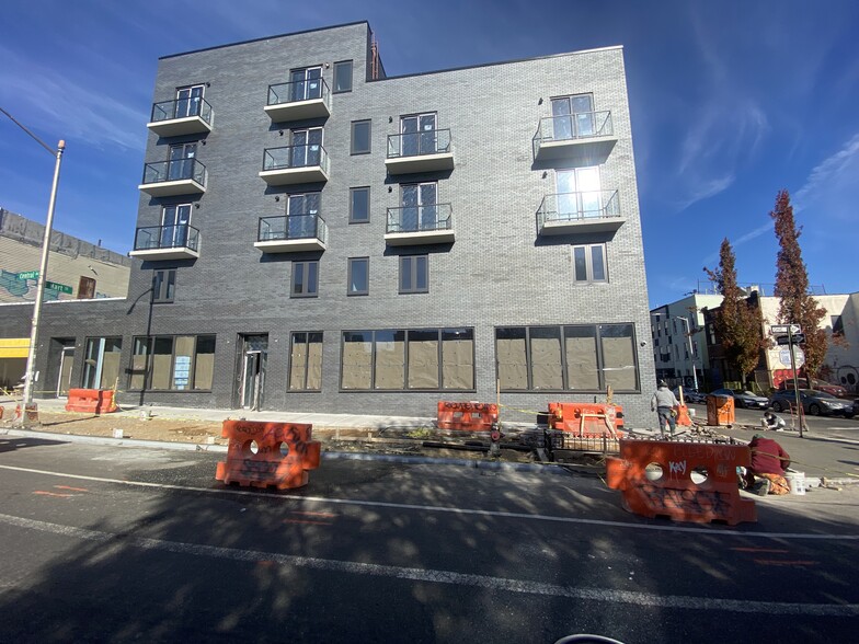 169 Central Ave, Brooklyn, NY for lease - Building Photo - Image 3 of 4