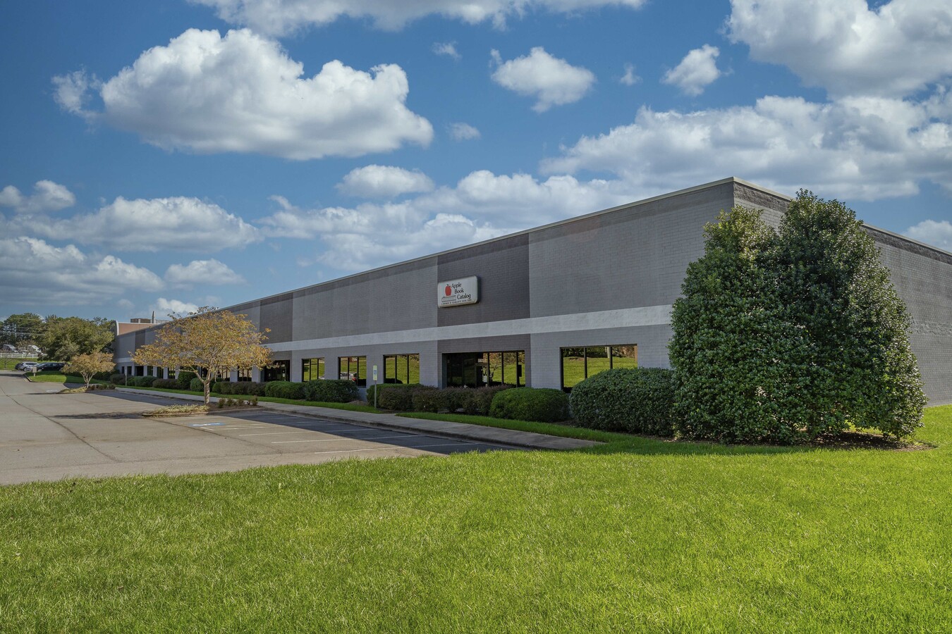 5901 Northwoods Business Pky, Charlotte, NC 28269 | LoopNet