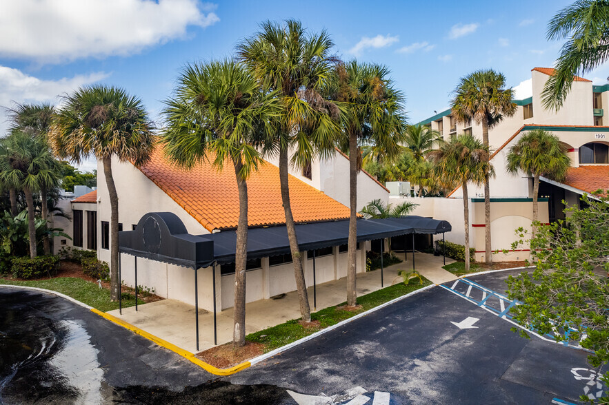 1901 Palm Beach Lakes Blvd, West Palm Beach, FL for lease - Building Photo - Image 3 of 4