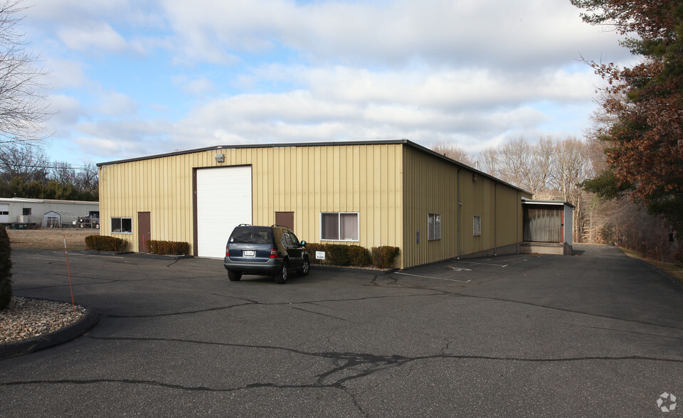 14 E Newberry Rd, Bloomfield, CT for lease - Building Photo - Image 3 of 3