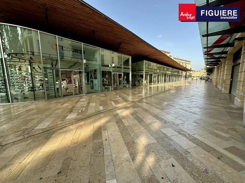 90 Avenue Napoléon Bonaparte, Aix-en-Provence for sale - Building Photo - Image 2 of 10