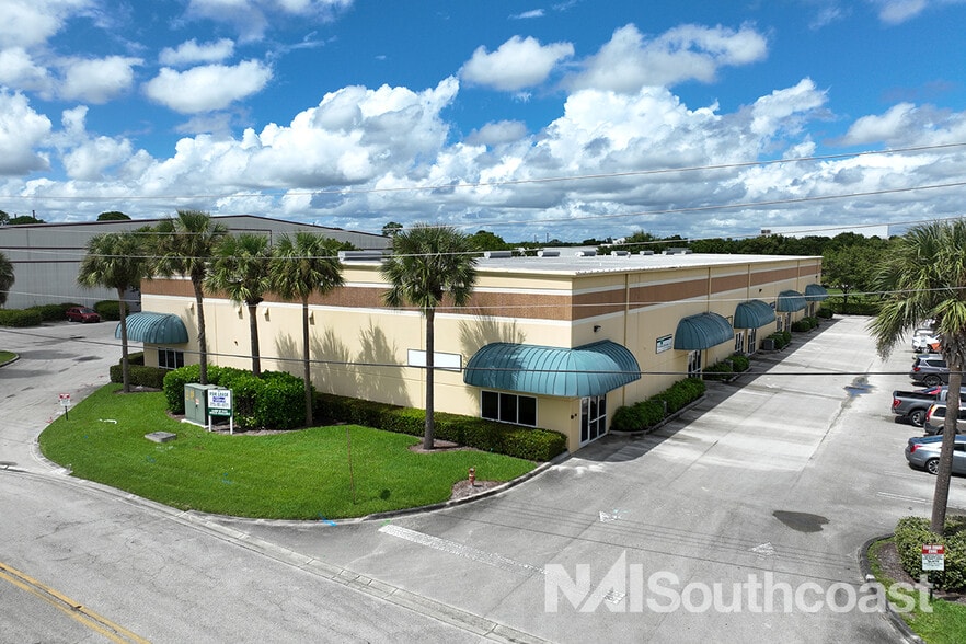 603-619 NW Mercantile Pl, Port Saint Lucie, FL for lease - Building Photo - Image 3 of 13