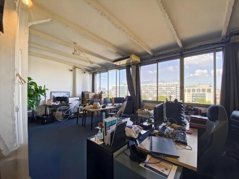 Office in Paris for lease - Building Photo - Image 2 of 6