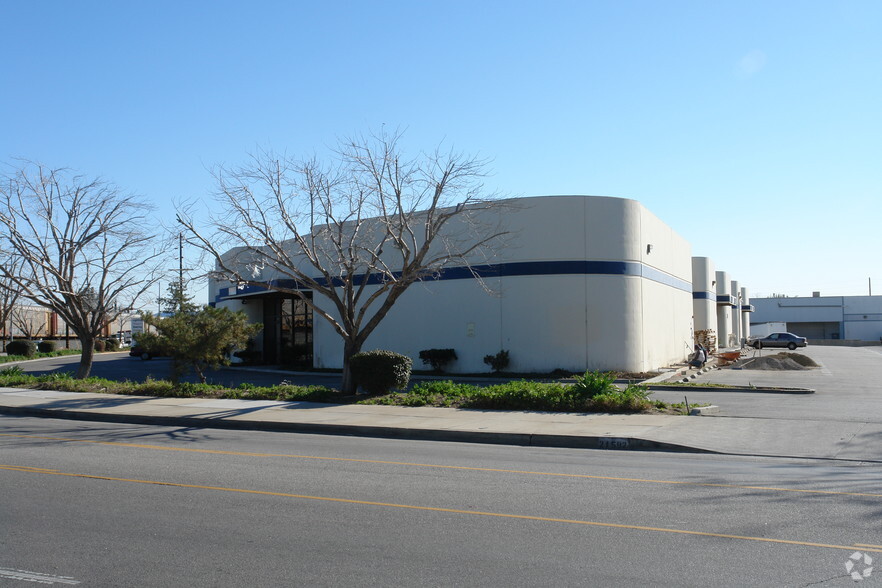 9701-9741 Canoga Ave, Chatsworth, CA for lease - Building Photo - Image 2 of 5