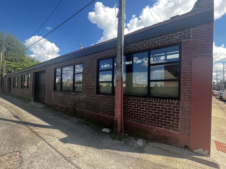 121 S Clay St, Louisville, KY for lease - Building Photo - Image 3 of 9