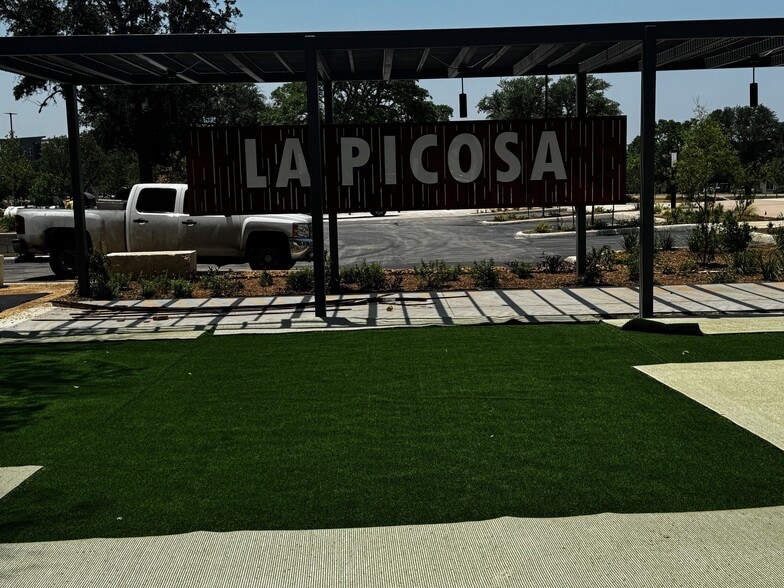 SE Military Rd & SW New Braunfels Ave, San Antonio, TX for lease - Building Photo - Image 2 of 3