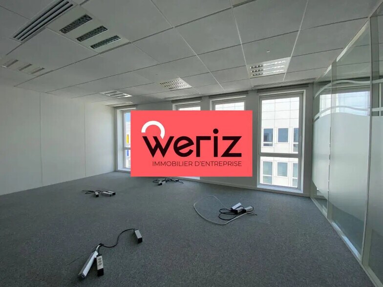 Office in Marseille for lease - Interior Photo - Image 3 of 7