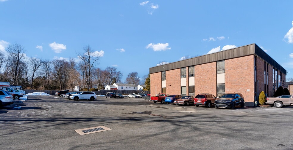 465 Silas Deane Hwy, Wethersfield, CT for lease - Building Photo - Image 3 of 7
