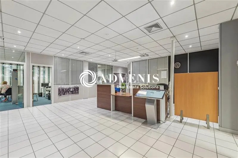 Office in Roissy-en-France for sale - Interior Photo - Image 1 of 12