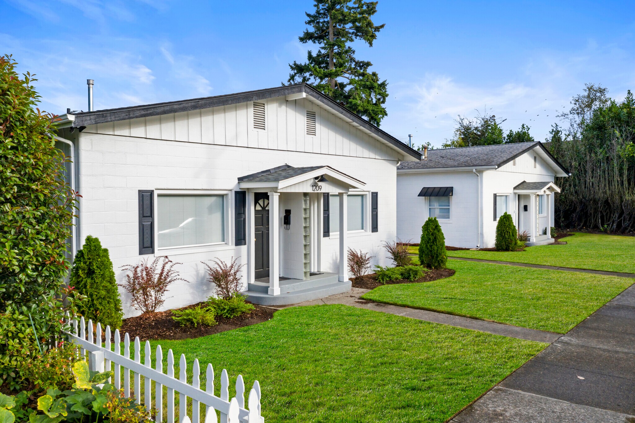 1207 Wood Ave, Sumner, WA for sale Primary Photo- Image 1 of 1