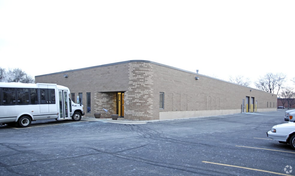 1989 University Ln, Lisle, IL for lease - Building Photo - Image 3 of 4