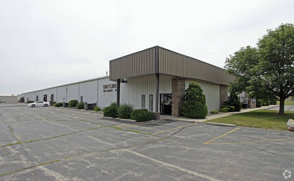 4611 Green Bay Rd, Kenosha, WI for lease - Building Photo - Image 2 of 8