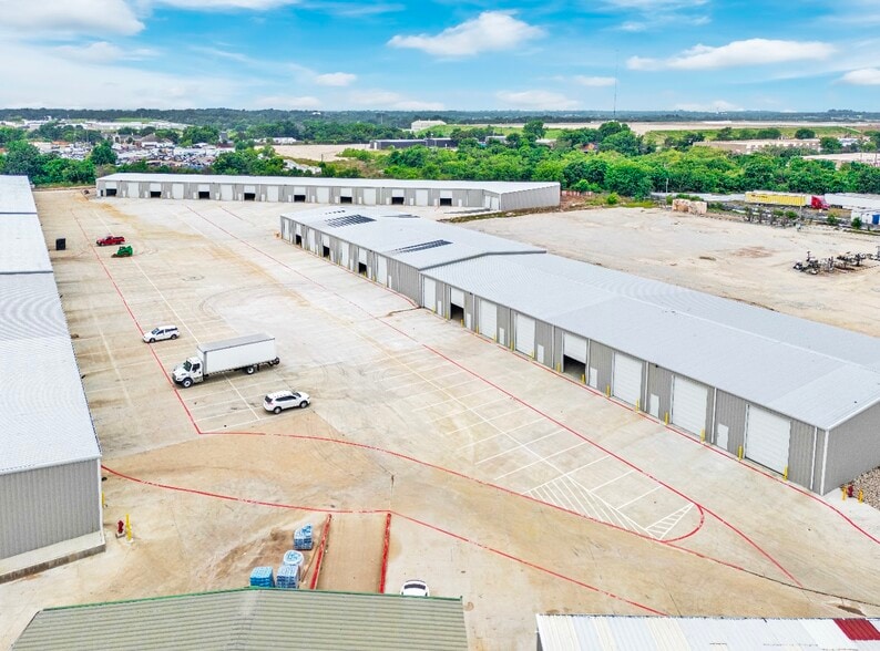 7402 & 7406 Mansfield Hwy, Kennedale, TX for lease - Building Photo - Image 3 of 13