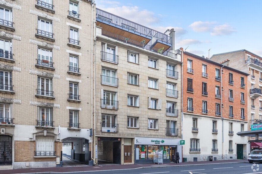 Office in Clichy for lease - Primary Photo - Image 1 of 7