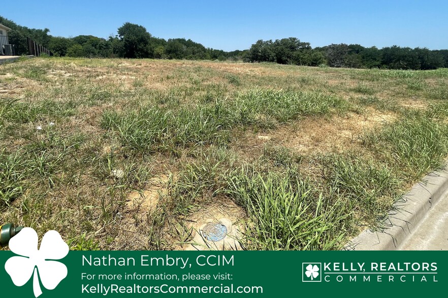 912 Gullmont Dr, Waco, TX 76712