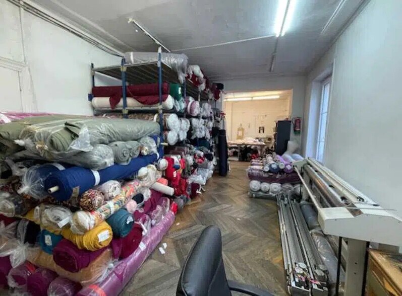 Office in Paris for lease - Interior Photo - Image 3 of 10