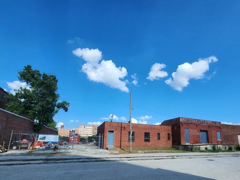 923 State Line Rd, Kansas City, MO for sale - Building Photo - Image 1 of 8