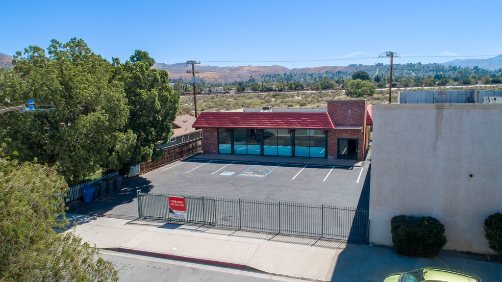 27016 Langside Ave, Santa Clarita, CA for lease - Primary Photo - Image 1 of 10