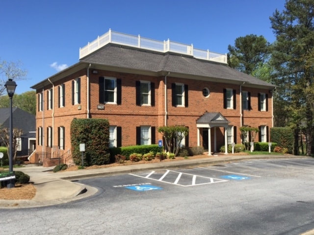 1742 Mount Vernon Rd, Dunwoody, GA for lease Building Photo- Image 1 of 16