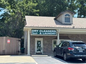 1800 Hendersonville Rd, Asheville, NC for lease Interior Photo- Image 1 of 3