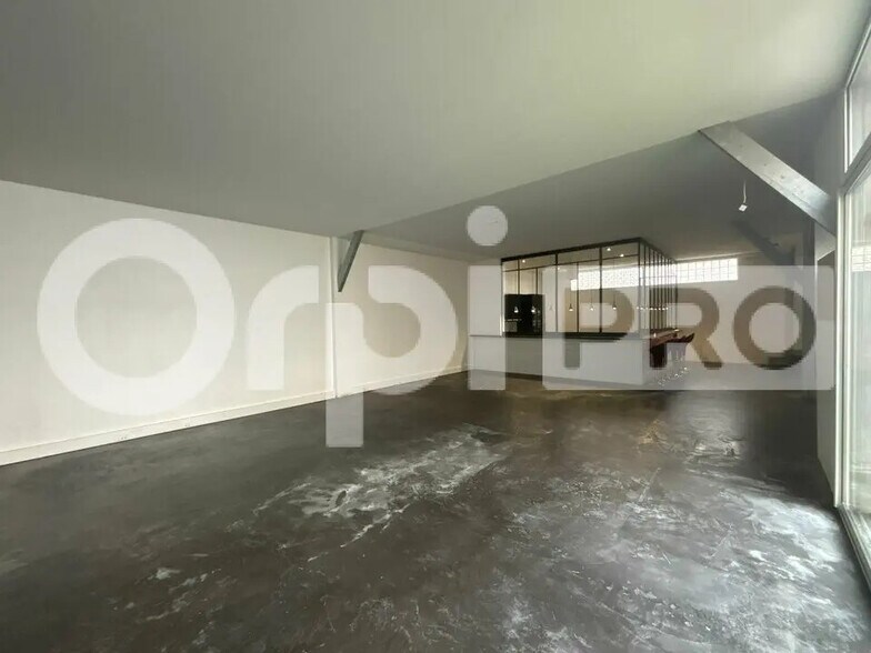 Office in Corbeil-Essonnes for lease - Interior Photo - Image 2 of 7