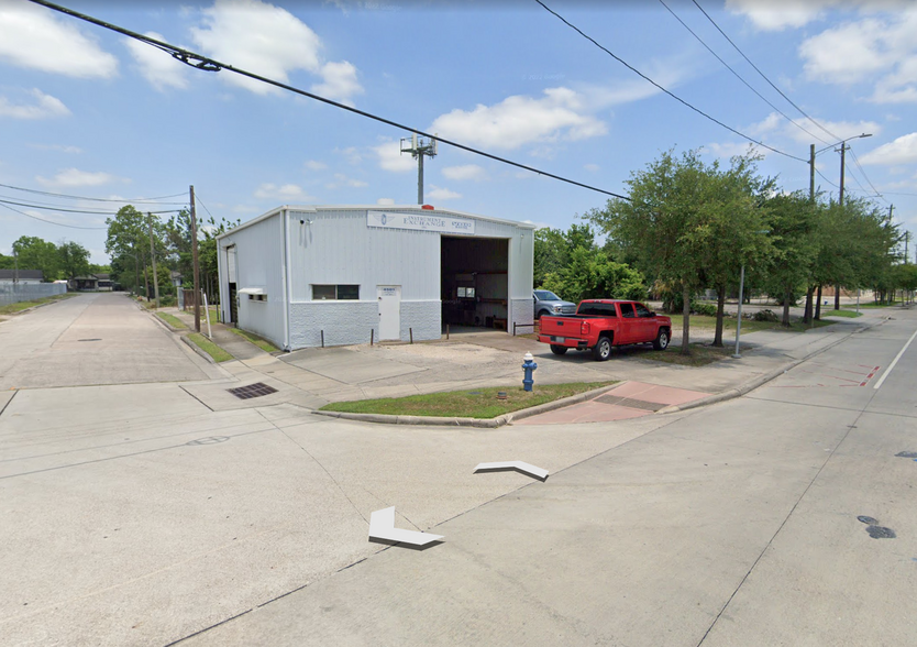 4501 Harrisburg Blvd, Houston, TX for sale - Building Photo - Image 3 of 4