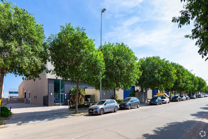 Industrial in L'Hospitalet de Llobregat, Barcelona for lease - Building Photo - Image 3 of 6