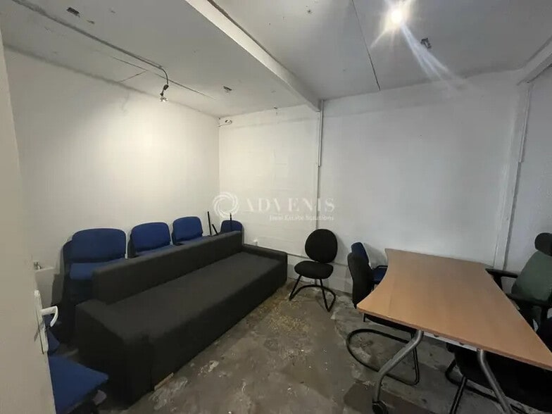 31 Rue Du Progrès, Montreuil for sale - Interior Photo - Image 3 of 9
