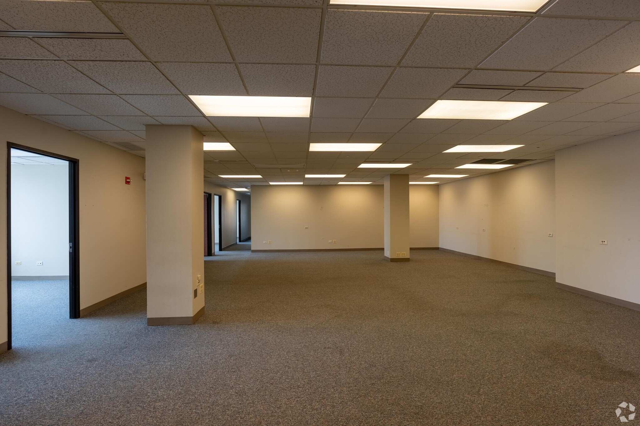 701 Lee St, Des Plaines, IL for lease Interior Photo- Image 1 of 11