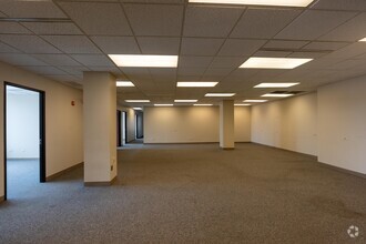 701 Lee St, Des Plaines, IL for lease Interior Photo- Image 1 of 11