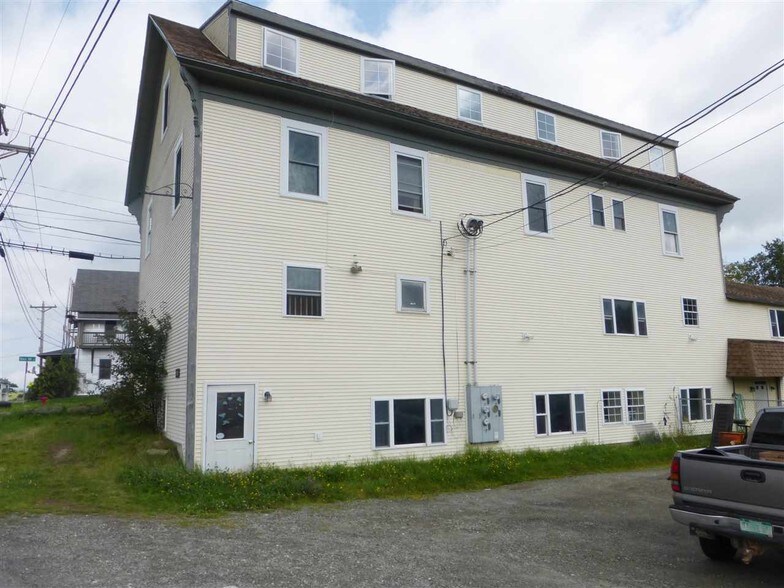 4116 Vt Route 105, Newport Center, VT for sale - Primary Photo - Image 1 of 1
