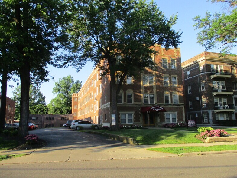 2450 Overlook Rd, Cleveland Heights, OH 44106