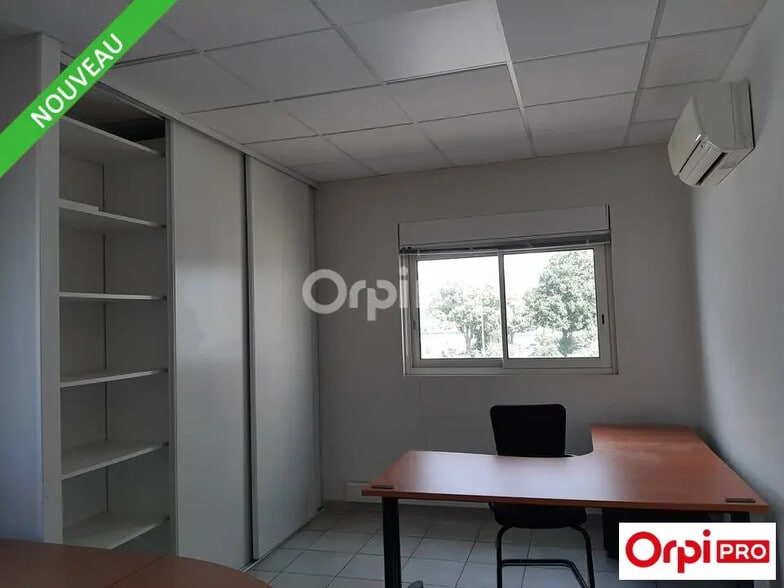 Office in Valence for lease - Interior Photo - Image 3 of 8
