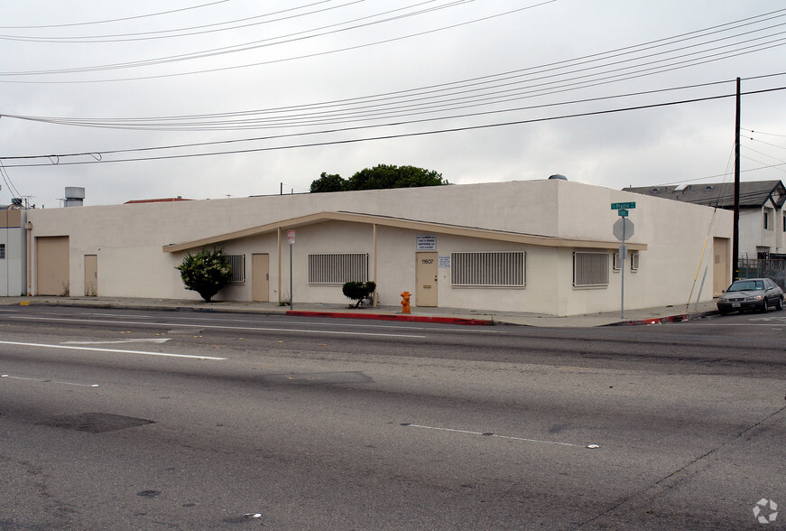 11607 Prairie Ave, Hawthorne, CA for lease - Primary Photo - Image 1 of 3