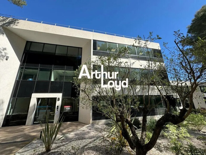 Office in Valbonne for sale - Building Photo - Image 2 of 2